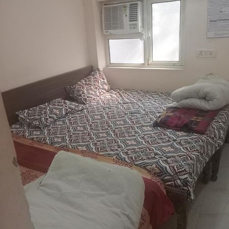 ניו דלהי Ever Green Guest House Travel & Pg מראה חיצוני תמונה